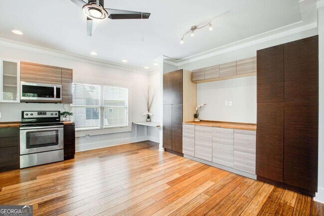 Photo - 2058 Westwood Rd SE