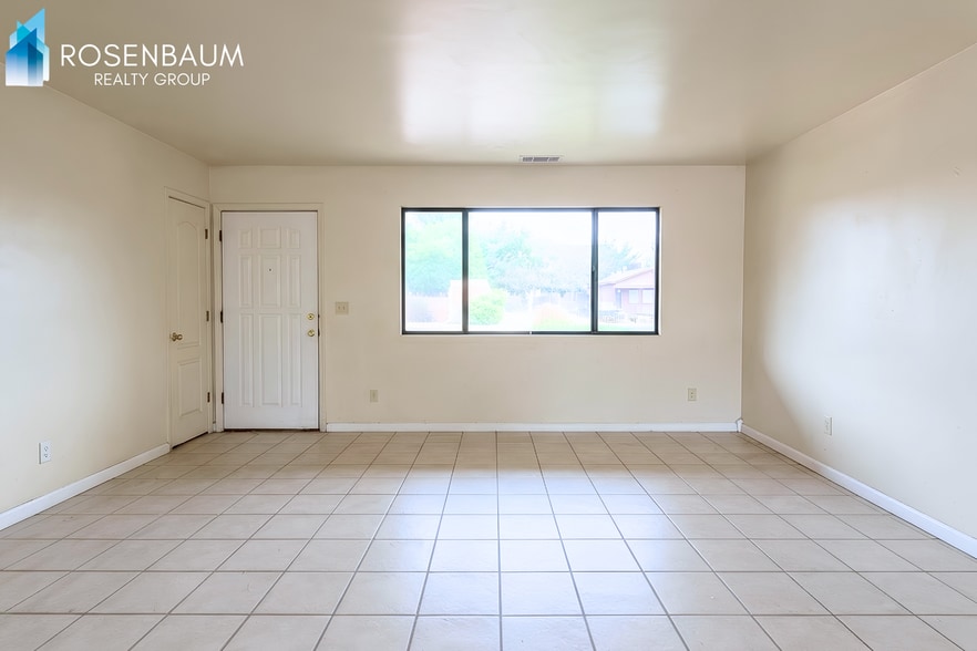 Charming 3-beds, 2-baths single-level home in Prescott Valley!