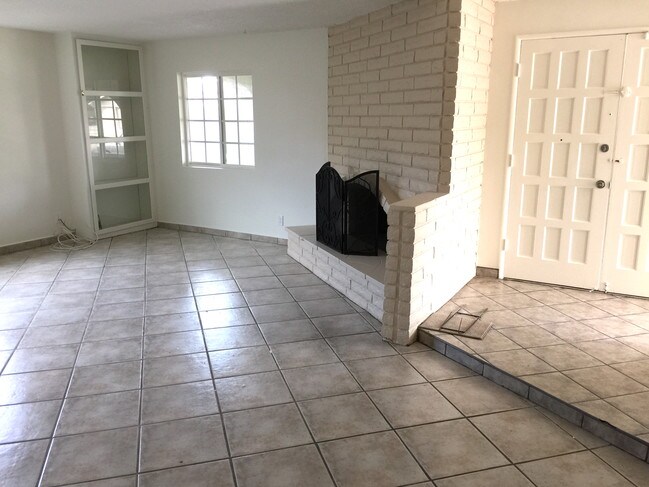 Photo - 11181 Bloomfield Front House A