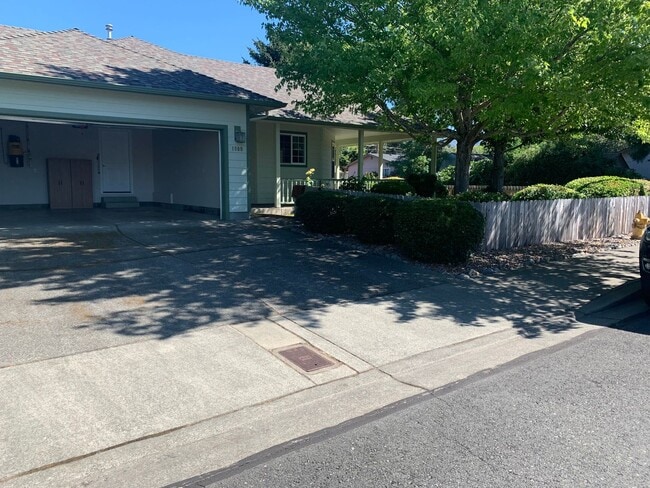 Building Photo - 3BD 2BTH w/2 Car Garage & Landscaped Yard Rental