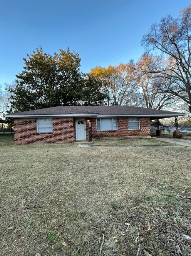 Building Photo - 3551 Cottonwood Dr