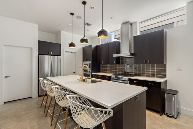 Photo - 2105 Goodrich Ave