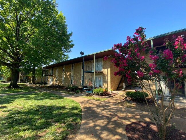 Building Photo - One Bedroom Condo, Second Floor, Assigned ... Unit A-11