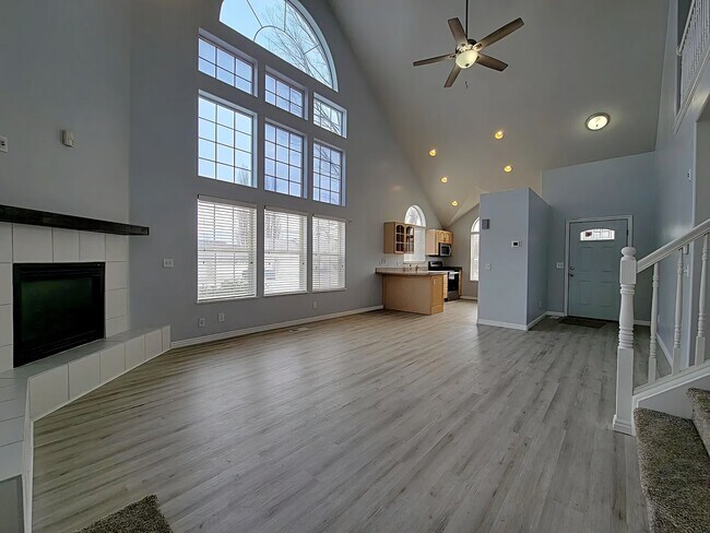 Photo - 1528 W 7270 S