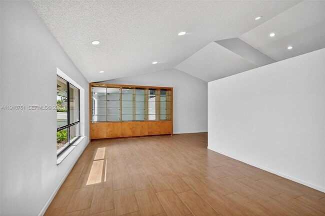 Photo - 9721 Majestic Way