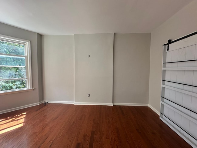 Building Photo - 3095 Heath Ave Rental