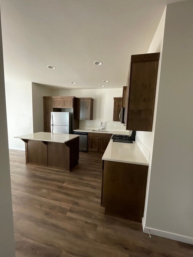 Photo - 960 NE Paula Dr
