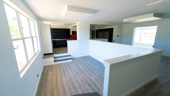 Photo - 321 Cornell Dr