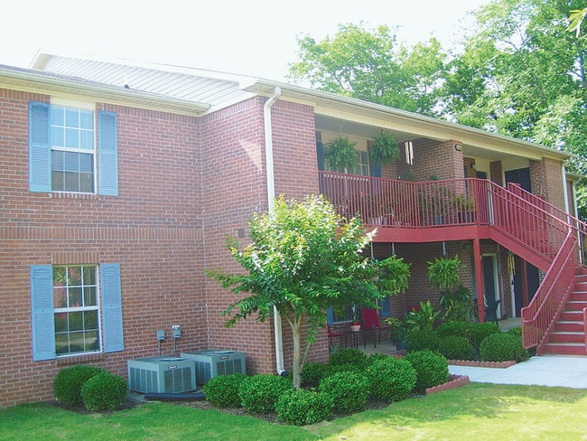 Ivy Pointe Apartments