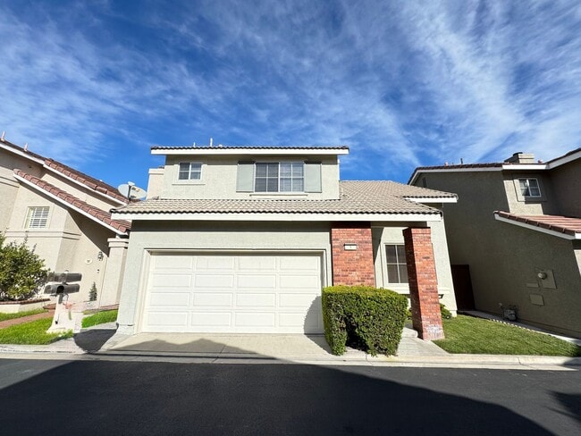 Building Photo - Immaculate 4Bd/2.5Ba Home with New Fridge, AC, Fenced Back Patio in Aliso Viejo!