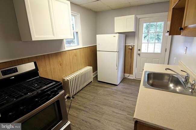 Photo - 107 W 3rd St