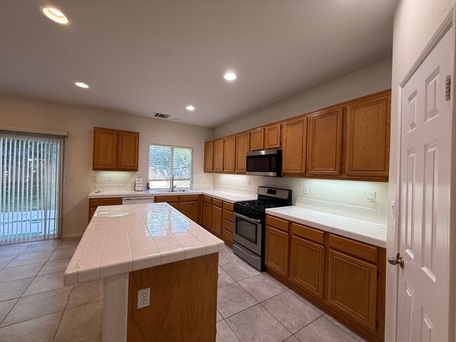 Photo - Lancaster 5 Bed + 3 Bath! Available Now