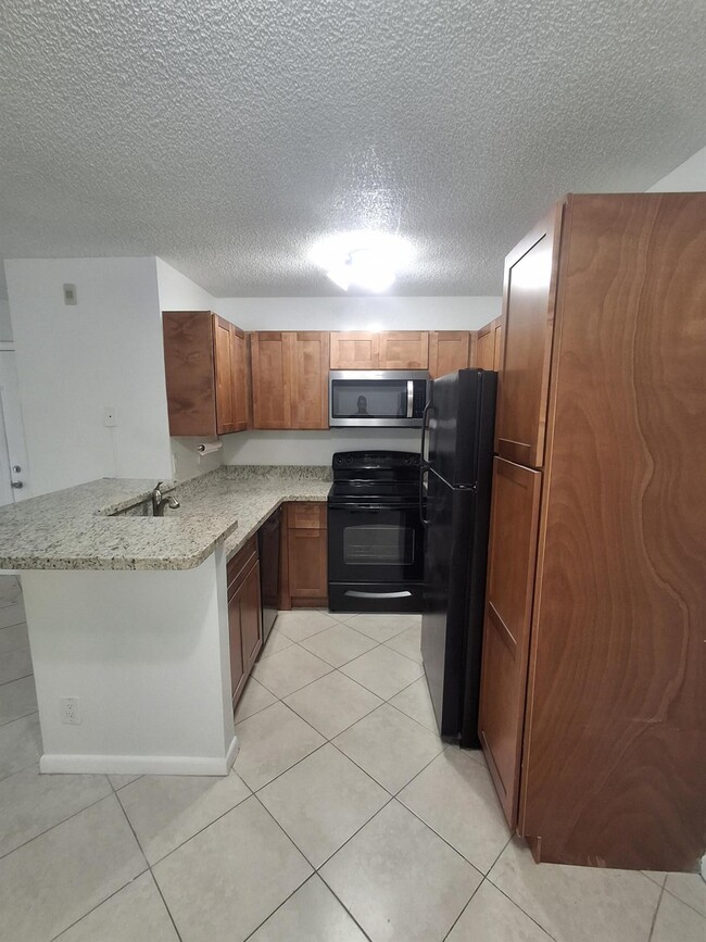 Photo - 741 Lyons Rd Unit .