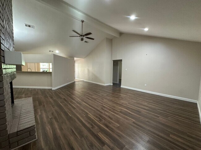 Photo - 6838 Apona St