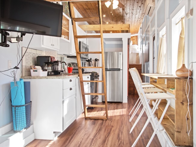 Photo - 7917 Roswell St