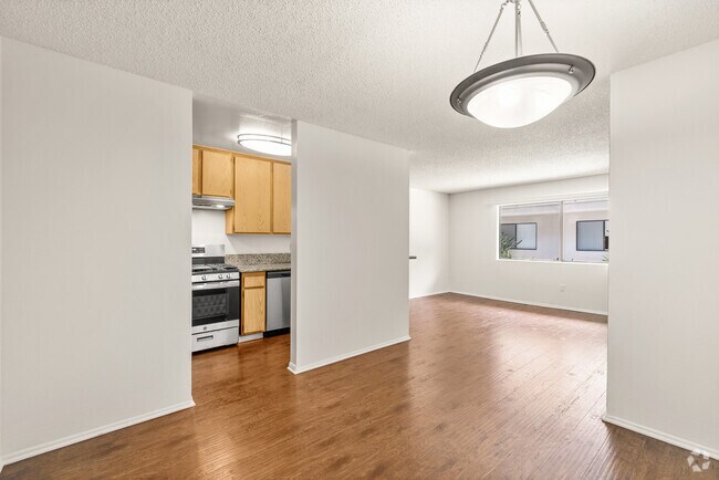 1BR, 1BA - Dining Room