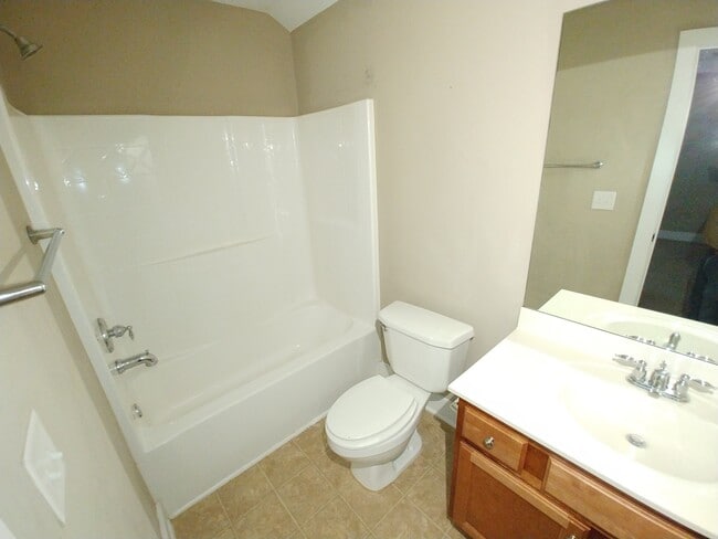 2000 Rossburg Pl