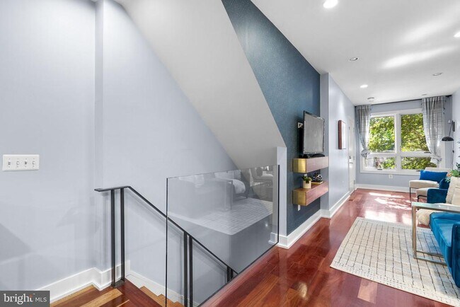 Photo - 747 Morton St NW Unit 1