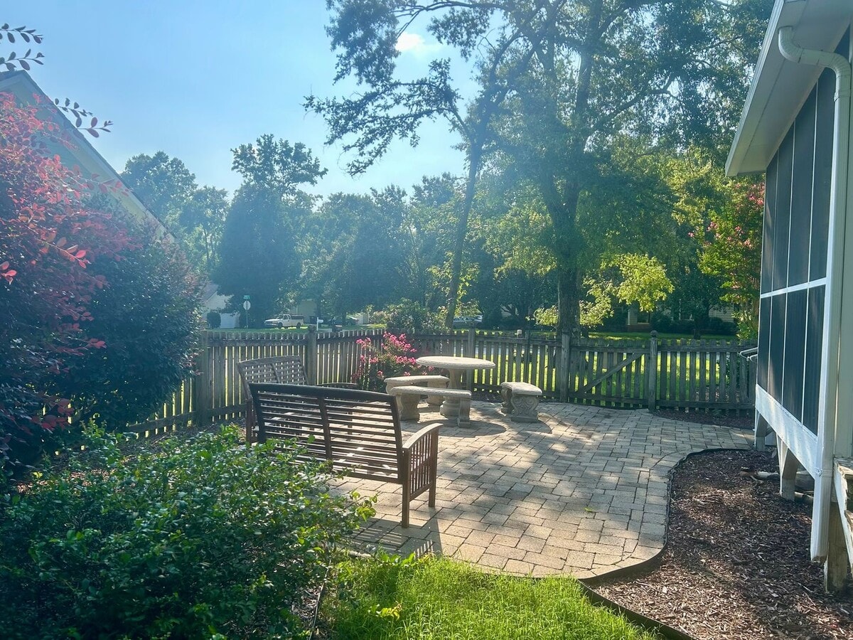 Photo - Newly renovated 3 bedroom with fenced yard and screened porch!