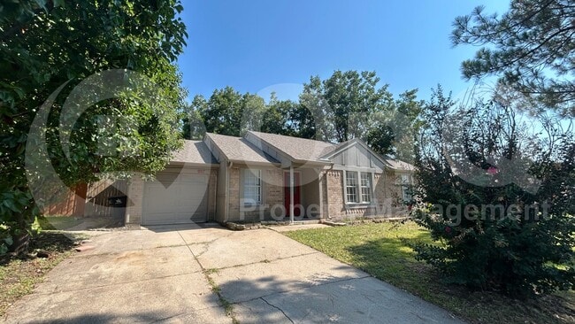 Building Photo - 807 Cavalier Dr Rental