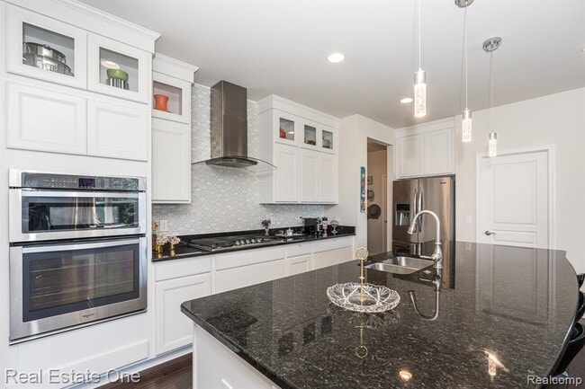 Photo - 124 Oakland Crest Dr