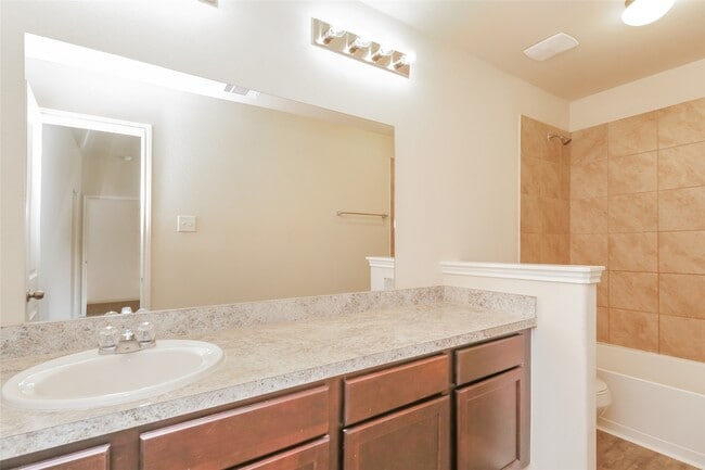 Photo - 352 Upper Creek Dr