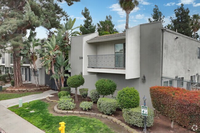 1045 Peach Ave - The Pines