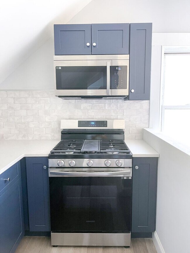 Photo - 236 Nicoll St Unit #3