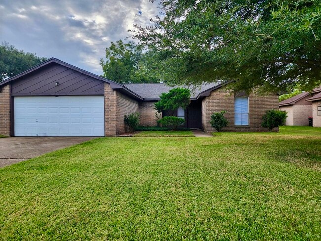 Building Photo - 21227 Park Mt Dr
