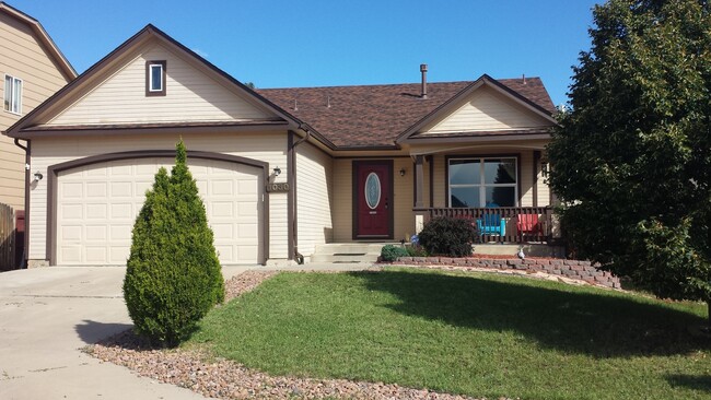 Building Photo - Beautiful 4 bedroom ranch style home avail...