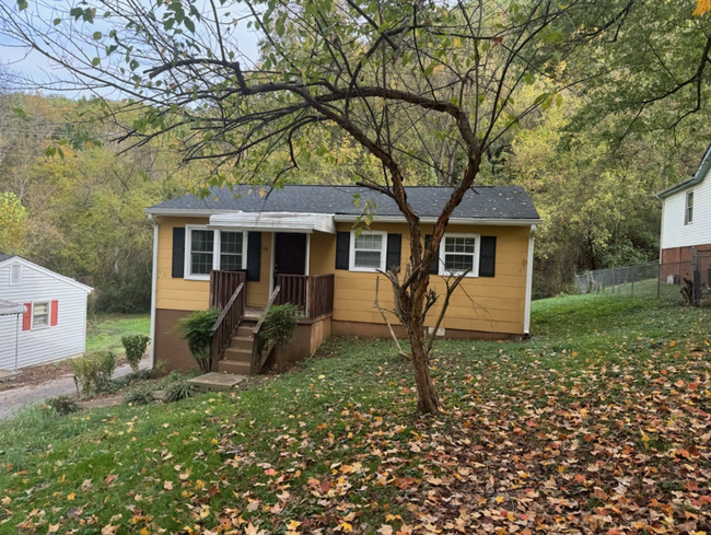 3 bed 1 bath in Rossville! Leasing Special... - 3 bed 1 bath in Rossville! Leasing Special... House