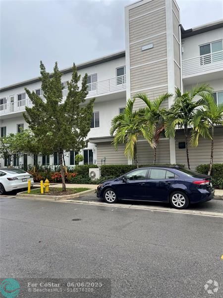 Building Photo - 6420 NW 102nd Path Unit 104 Rental
