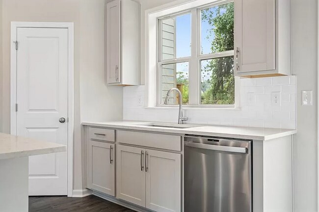 Photo - 1577 Halbrook Pl SW