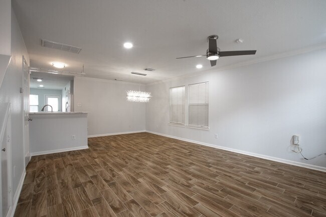 Photo - 1422 Ruthven St