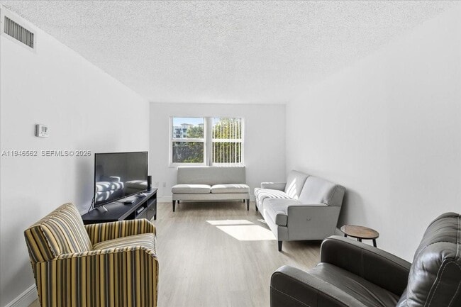 Photo - 17255 SW 95th Ave Unit 355