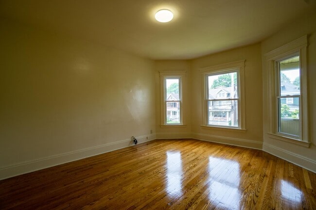 Photo - 833 Sumner Ave Unit Sumner 833.2