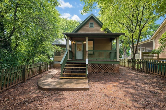 Building Photo - PRE-LEASING FOR AUGUST 2026!