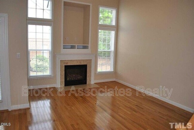 Photo - 4305 Flintlock Ln