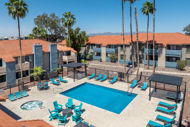 Building Photo - Peak at Oro Valley