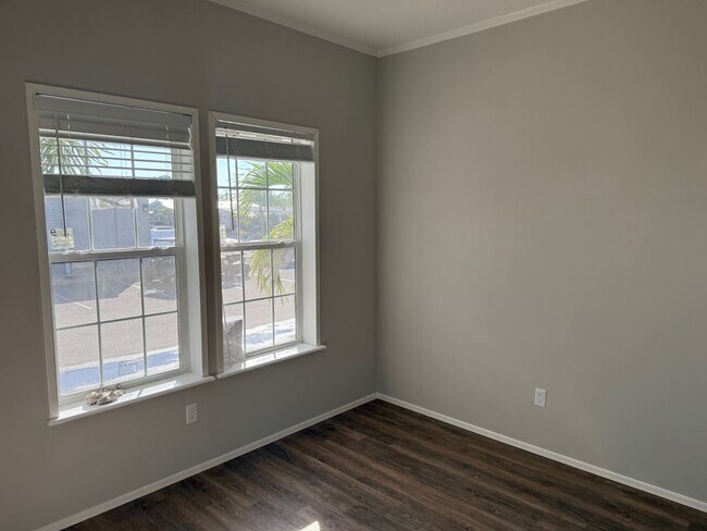 Photo - 492 Driftwood Dr