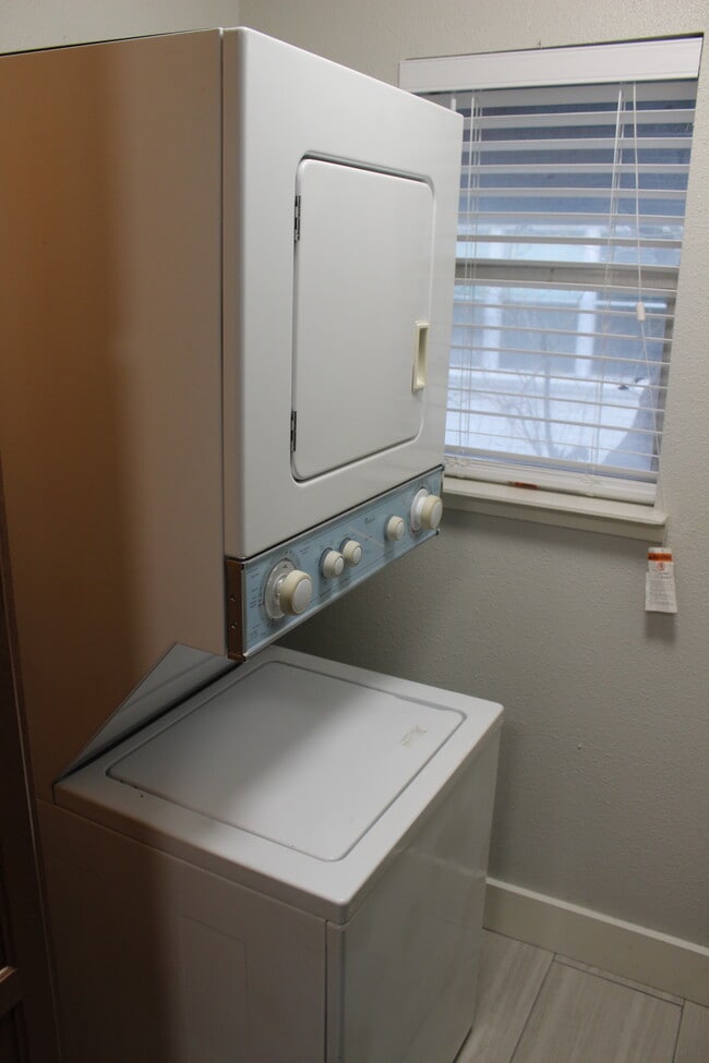 Photo - Castle Court Apartments