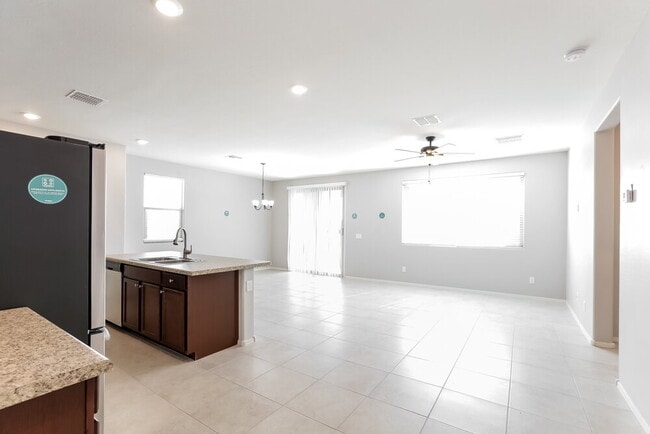 Photo - 16636 W Jenan Dr