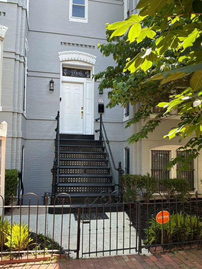 Photo - 123 7th St NE