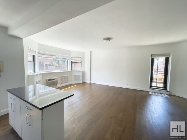 Photo - BEEKMAN PLACE Unit PHD