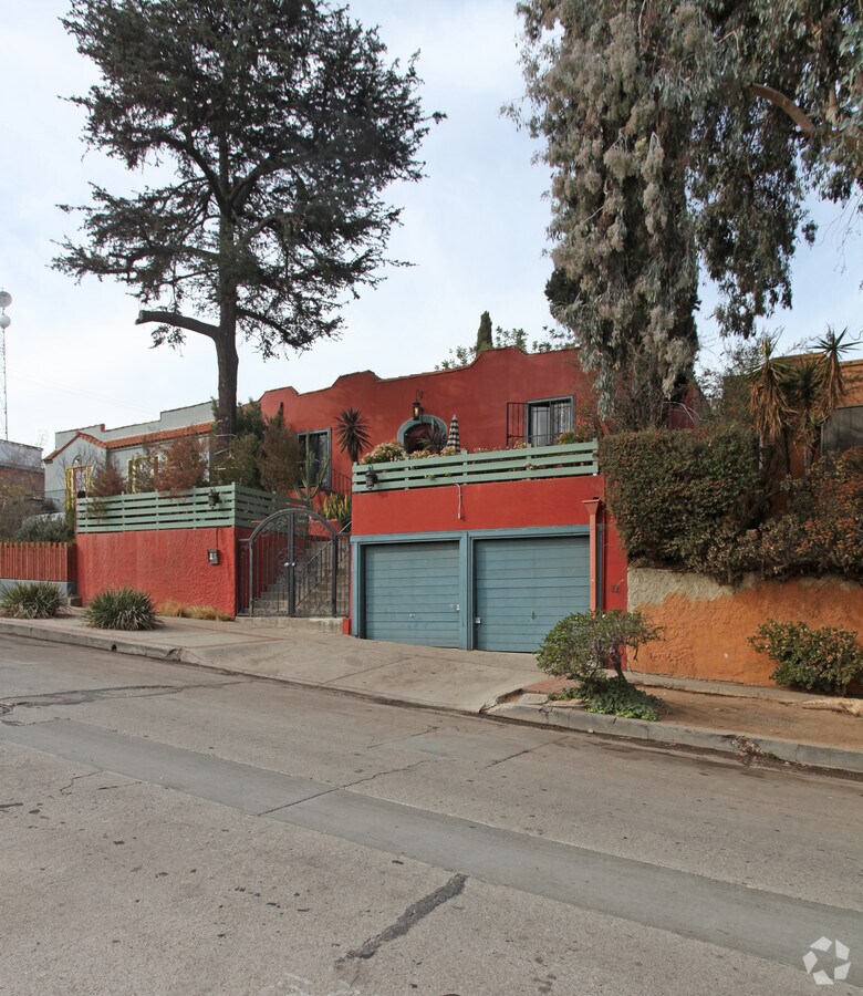 Photo - 1507-1509 N Hoover St Apartments