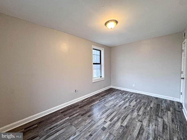 Photo - 4630 Hillside Rd SE