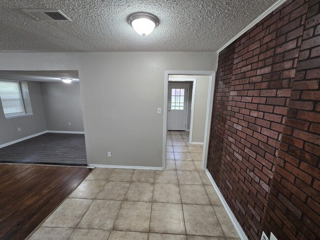 Photo - 3906 Hammett Dr