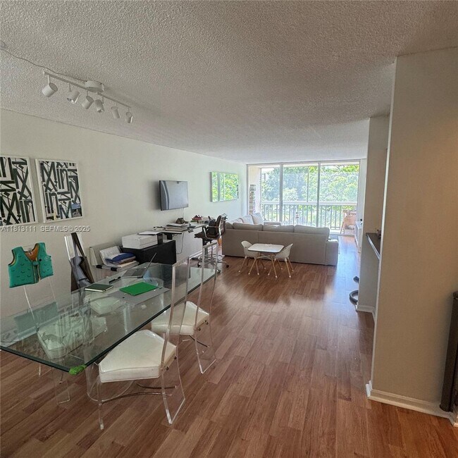 Building Photo - 7011 Environ Blvd Unit 314