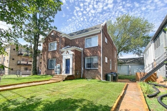 Photo - 4609 Quarles St NE