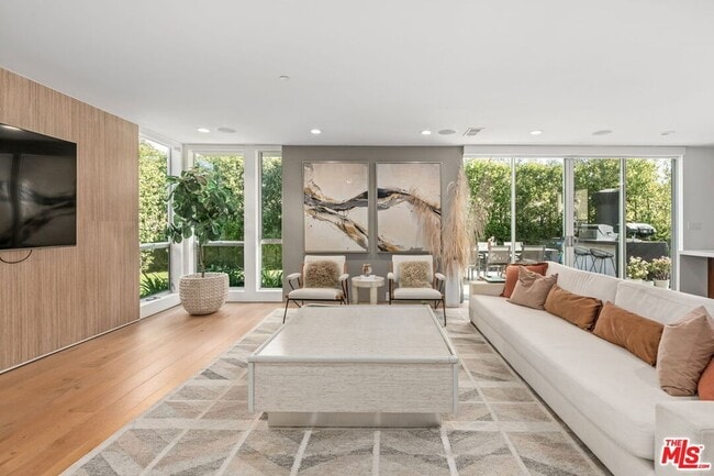 Photo - 2736 Armacost Ave